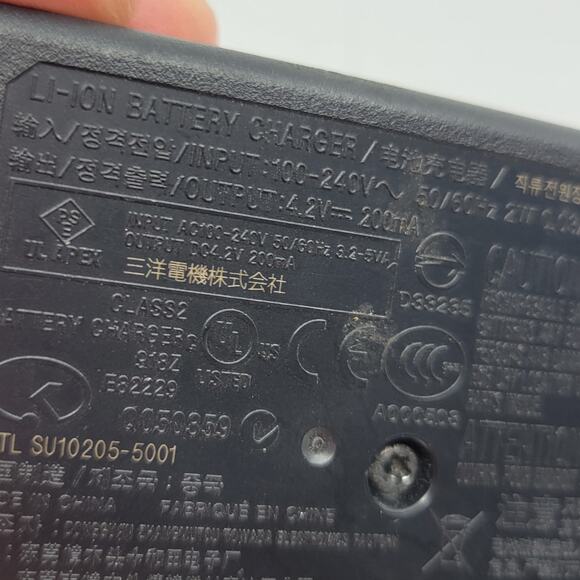 Olympus LI-40C Battery Charger for TG-310 TG310 U700 U710, U720 U720 - Picture 7 of 9